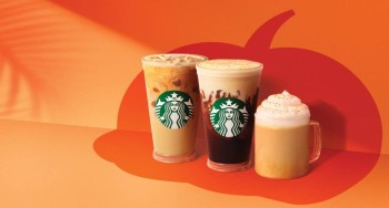 Η Αναμονή Τελείωσε! Ώρα για Pumpkin Spice Latte αποκλειστικά στα Starbucks®!
